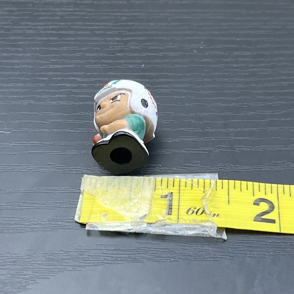 TeenyMates Legends Series Miami Dolphins NFL Mini Figure Party Animal